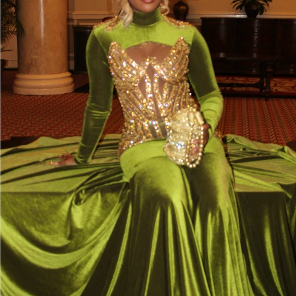 Custom prom dress - Picture 5 of 6